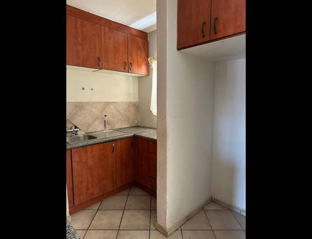 2 BEDROOM PROPERTY TO RENT IN HOME LAKE